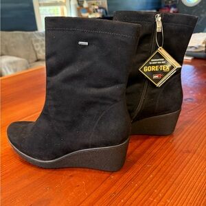 The Ara Veda GORE-TEX® Inside Zip Ankle Boot SZ 11 NWOB